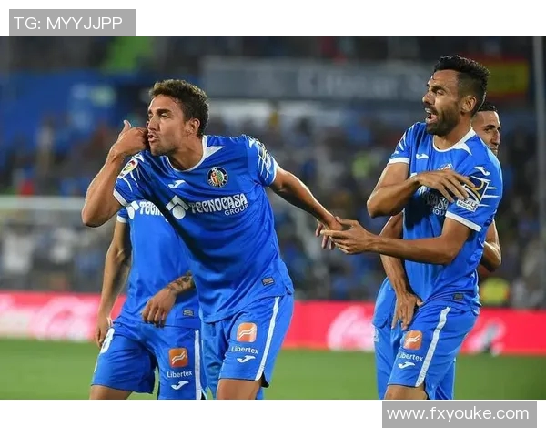 巴伦西亚队主力前锋续约成功!全新篇章即将开启 巴伦西亚队主力前锋续约成功!全新篇章即将开启