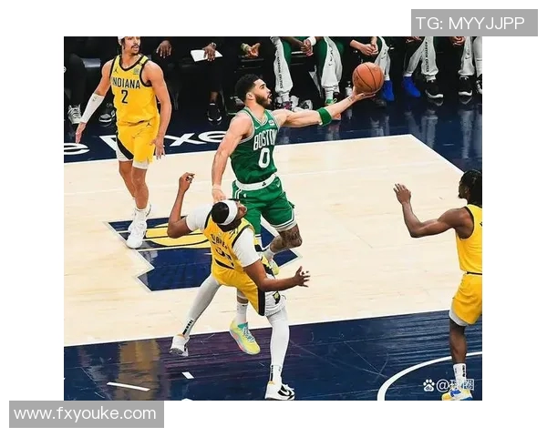 卡隆头球绝杀助力深圳新鹏城勇夺胜利展现强大团队精神