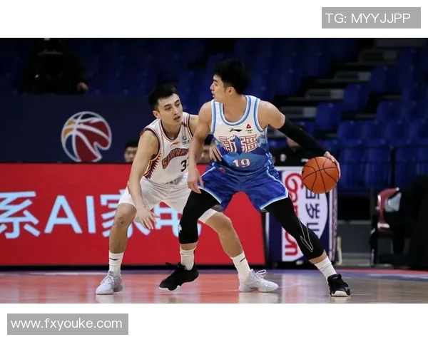 艾克森精彩助攻助力成都蓉城赢得关键比赛展现团队合作精神