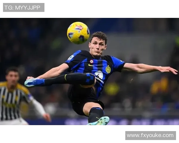 国米后卫斯克里尼亚尔回归训练场,球队整体实力再添利器 国米后卫斯克里尼亚尔回归训练场,球队整体实力再添利器